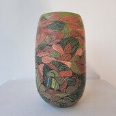 Dorothee Wenz - Leaves 1, 2025, eingefärbter Ton und Porzellan