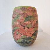 Dorothee Wenz - Leaves 3, 2025, eingefärbter Ton und Porzellan