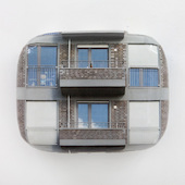 Hein Spellmann - Fassade 351, 2019, Silikon, Acryl, CLC-Print, Schaumstoff, Holz