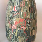 Dorothee Wenz - kleiner Garten, 2025, eingefärbter Ton und Porzellan